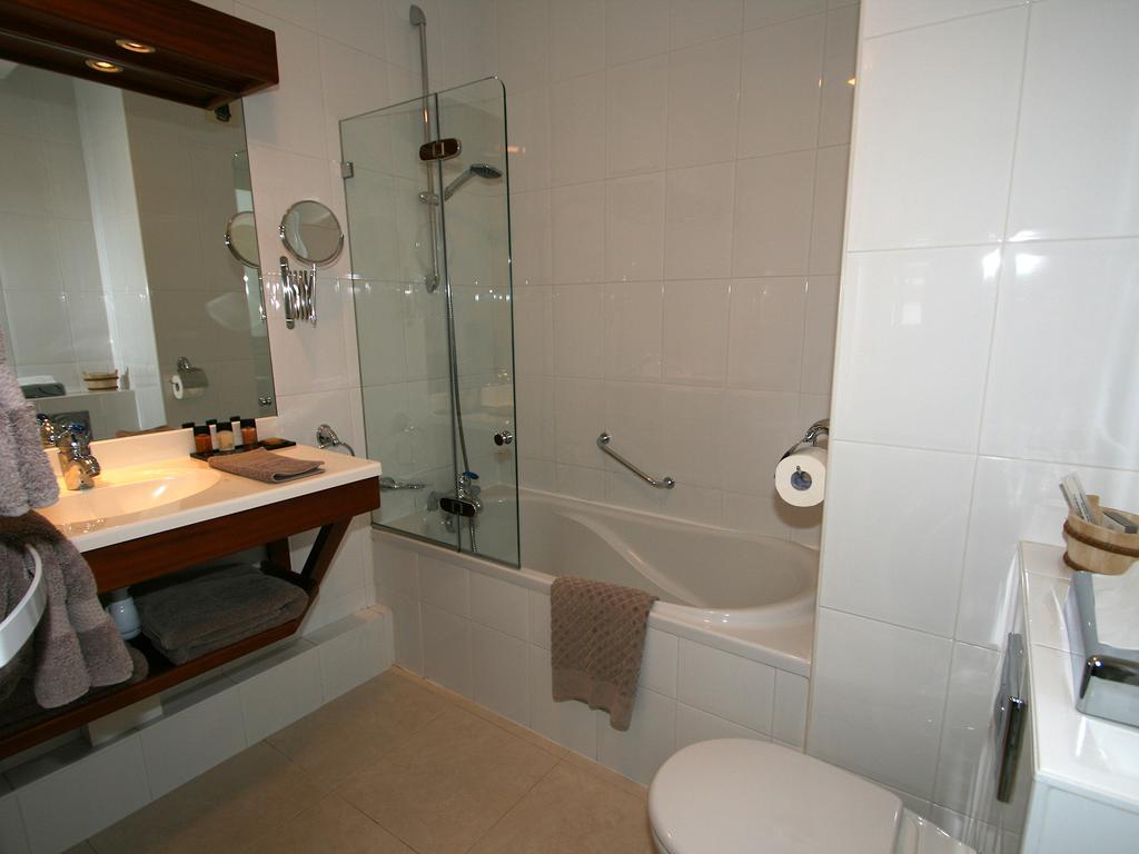 Hotel Les Almadies - Coeur De Ville سان جان دو لوز الغرفة الصورة